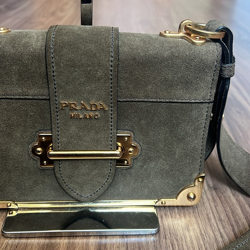 A223 - 💯 % authentic Prada Cahier shoulder bag - Picture 6 of 16